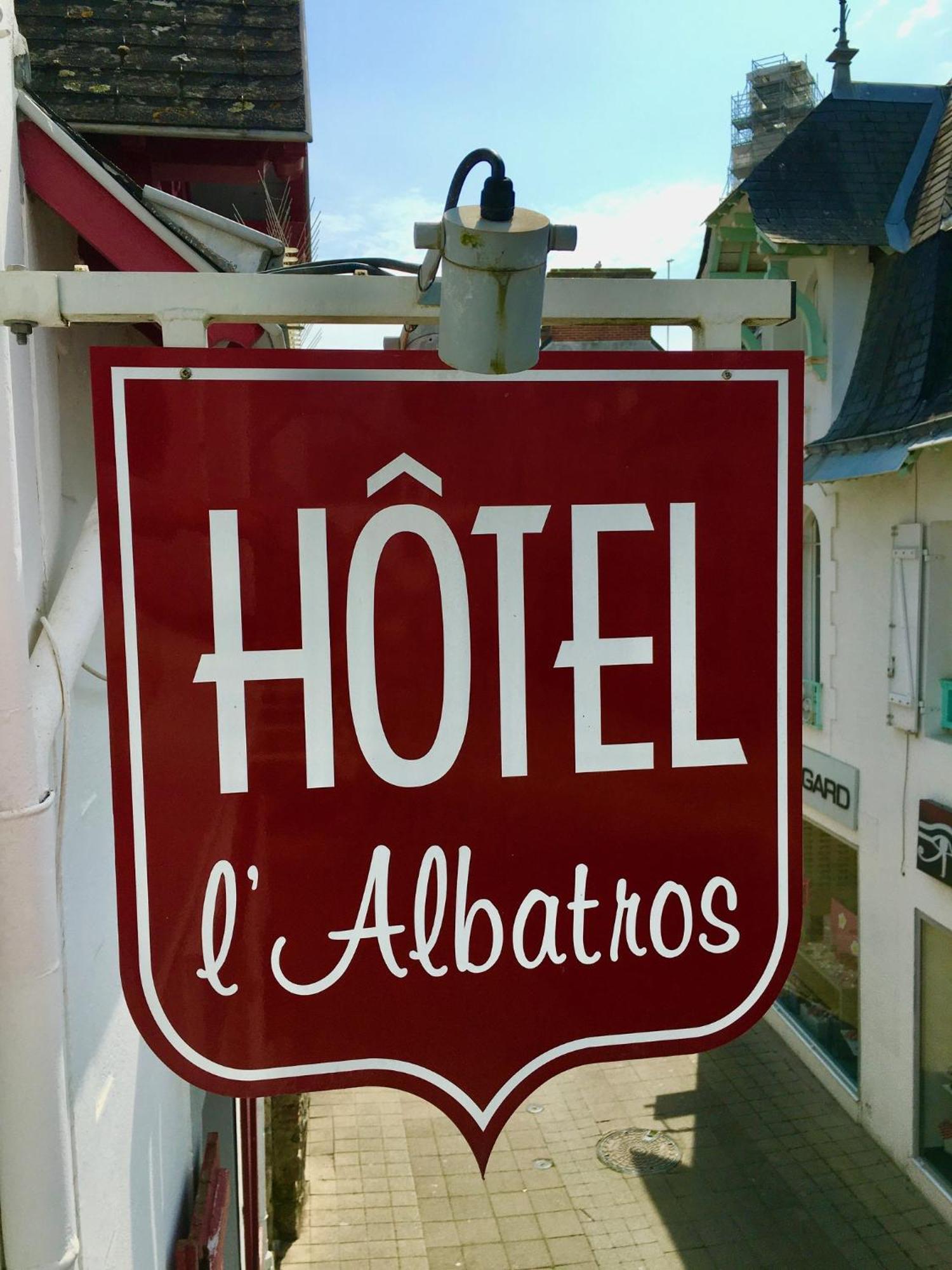 Hôtel L'albatros Le Pouliguen Esterno foto